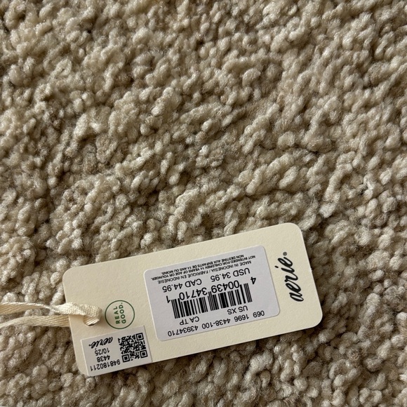 NWT Aerie Short Sleeve Scoop T Shirt - Picture 5 of 6